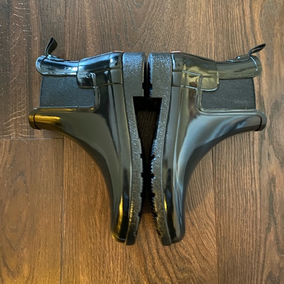 NWOT Hunter Chelsea Glossy Boots - Picture 9 of 11